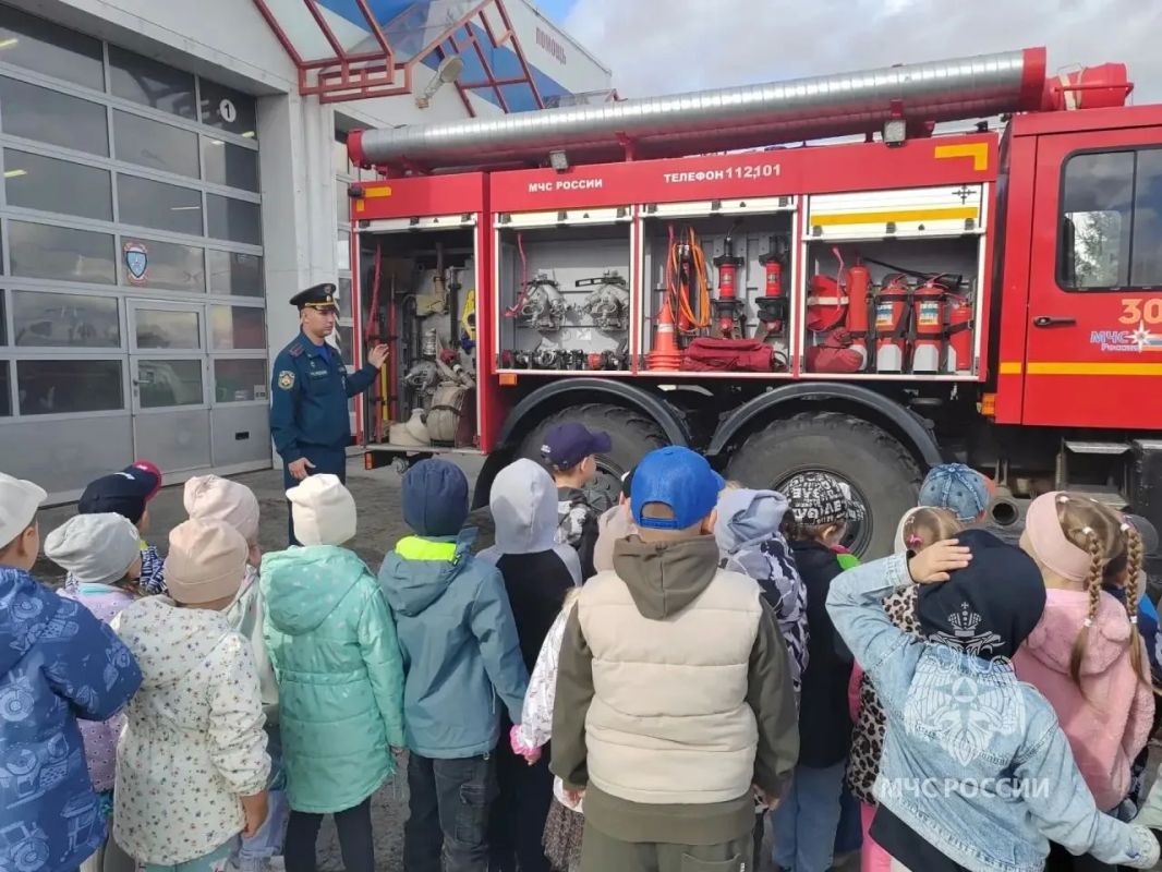 Дошколята побывали в пожарной части Дошколята побывали в пожарной части