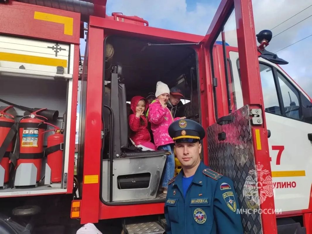 Дошколята побывали в пожарной части Дошколята побывали в пожарной части