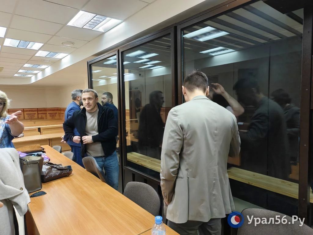 В суде по делу братьев Макаровых в Оренбурге допросили первого свидетеля по эпизоду со стрельбой у «Хилтона» В суде по делу братьев Макаровых в Оренбурге допросили первого свидетеля по эпизоду со стрельбой у «Хилтона»