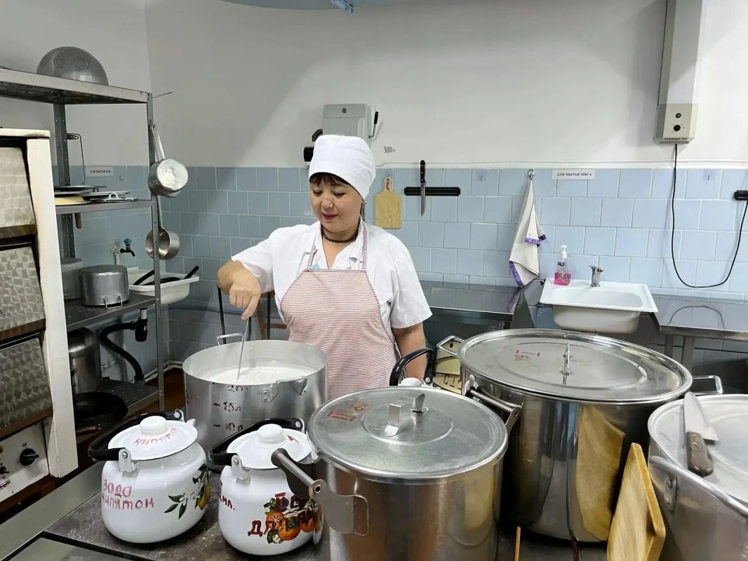 Вкус счастливого детства: повар Гульсим Абдрахманова из Адамовского района Вкус счастливого детства: повар Гульсим Абдрахманова из Адамовского района