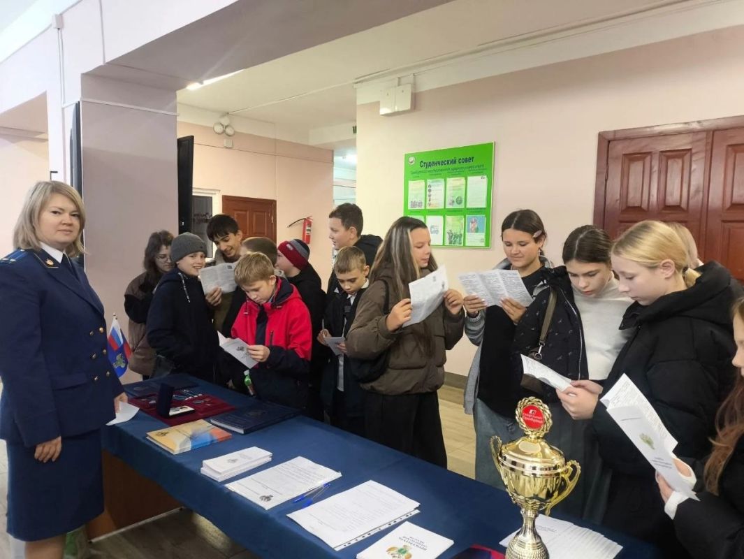 Работники отдела кадров прокуратуры Оренбургской области приняли активное участие в профориентационных мероприятиях со студентами и молодежью Работники отдела кадров прокуратуры Оренбургской области приняли активное участие в профориентационных мероприятиях со студентами и молодежью