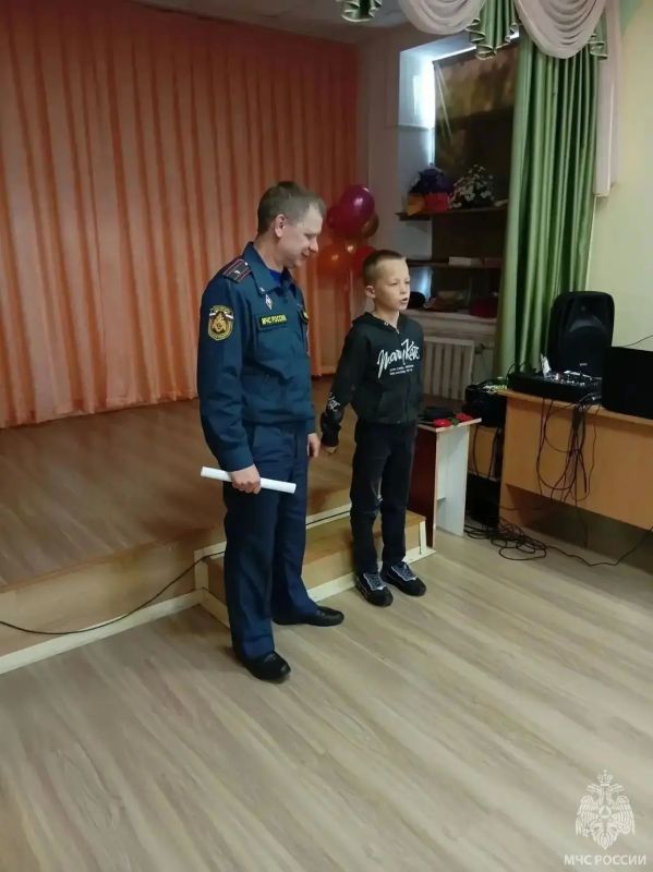 Сотрудники МЧС провели инструктаж по безопасности для воспитанников Детского дома в Абдулино! Сотрудники МЧС провели инструктаж по безопасности для воспитанников Детского дома в Абдулино!