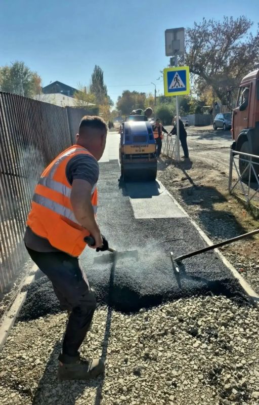 В Оренбурге ремонтируют улицу Курача