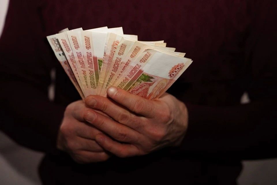Почти 20 миллионов рублей за неделю: оренбуржцы продолжают отдавать деньги мошенникам