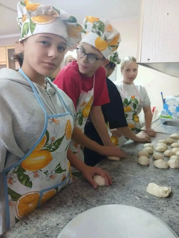 Оренбуржье приняло детей из ДНР Оренбуржье приняло детей из ДНР