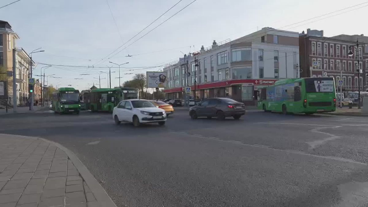 Повестка заседания Заксобрания нового созыва, который фактически месяц назад приступил к работе, была насыщенной — свыше 50 вопросов