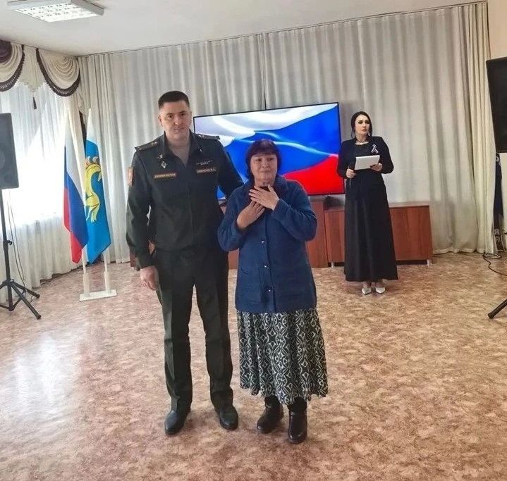 В Кувандыке семьям погибших бойцов СВО передали государственные награды В Кувандыке семьям погибших бойцов СВО передали государственные награды