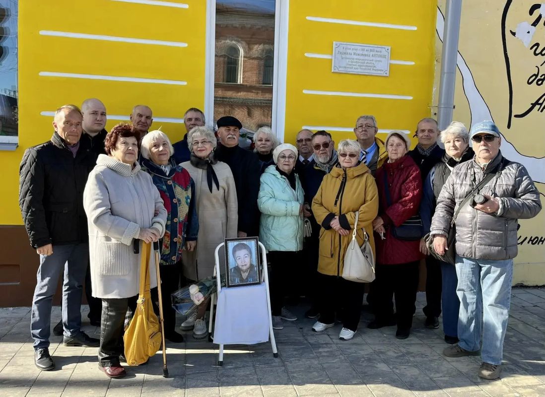 В Оренбурге открыта мемориальная доска заслуженному врачу России Людмиле Антонец В Оренбурге открыта мемориальная доска заслуженному врачу России Людмиле Антонец