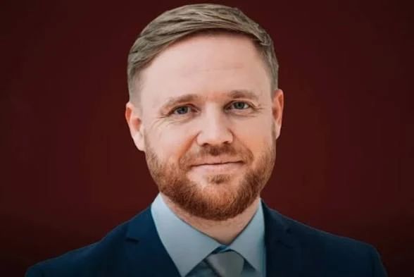 Минюст включил оренбургского журналиста Максима Курникова в реестр иноагентов