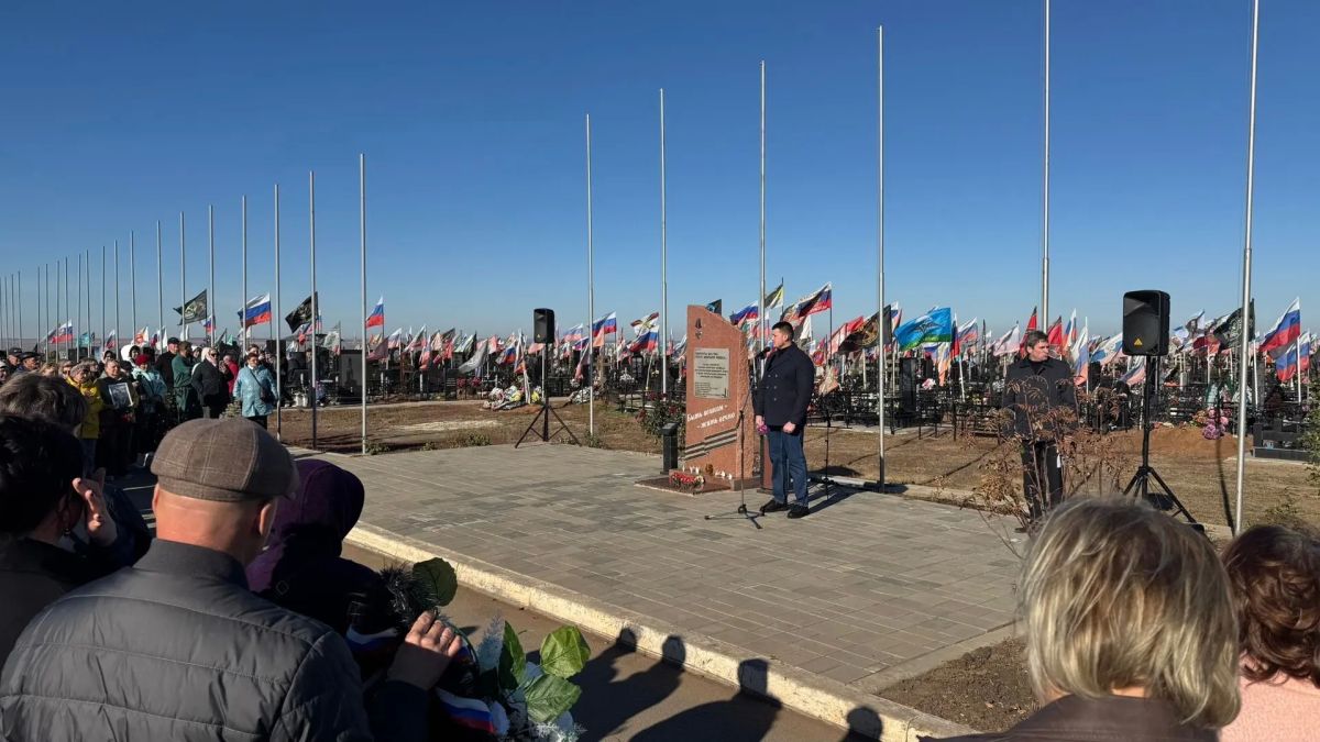 В память об оренбургских бойцах прошел митинг В память об оренбургских бойцах прошел митинг
