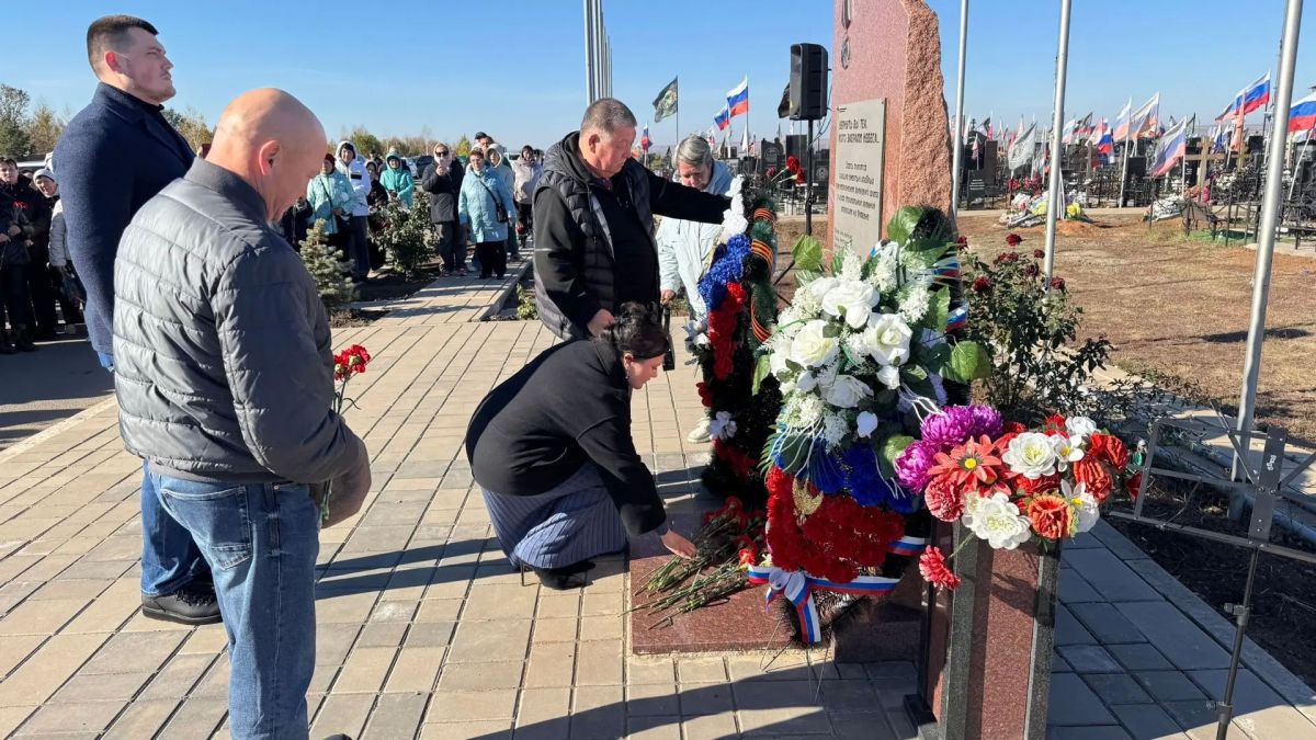 В память об оренбургских бойцах прошел митинг В память об оренбургских бойцах прошел митинг