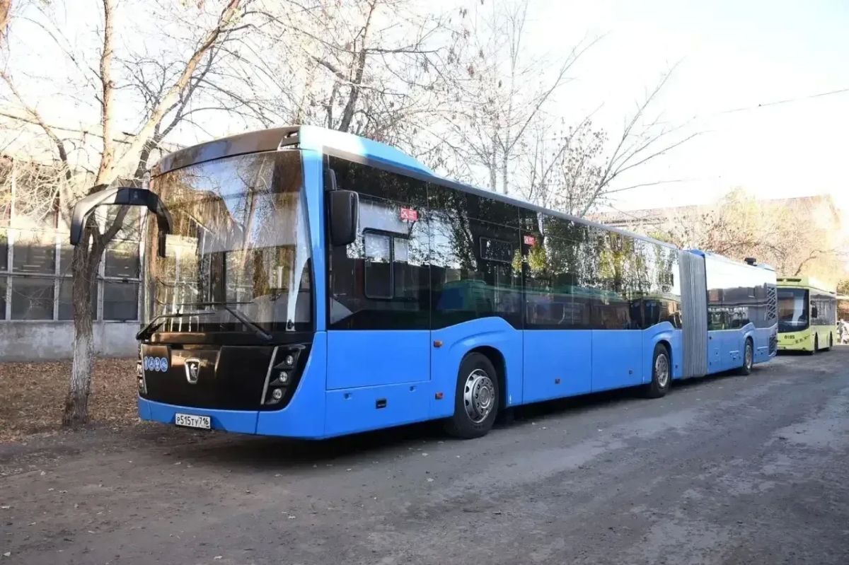 «Гармошка» на улицах Оренбурга: в городе тестируют новый городской автобус КАМАЗ