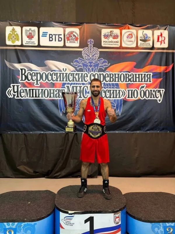 Выстоял и победил: боксёр из Оренбурга стал мастером спорта, выиграв три боя из трёх