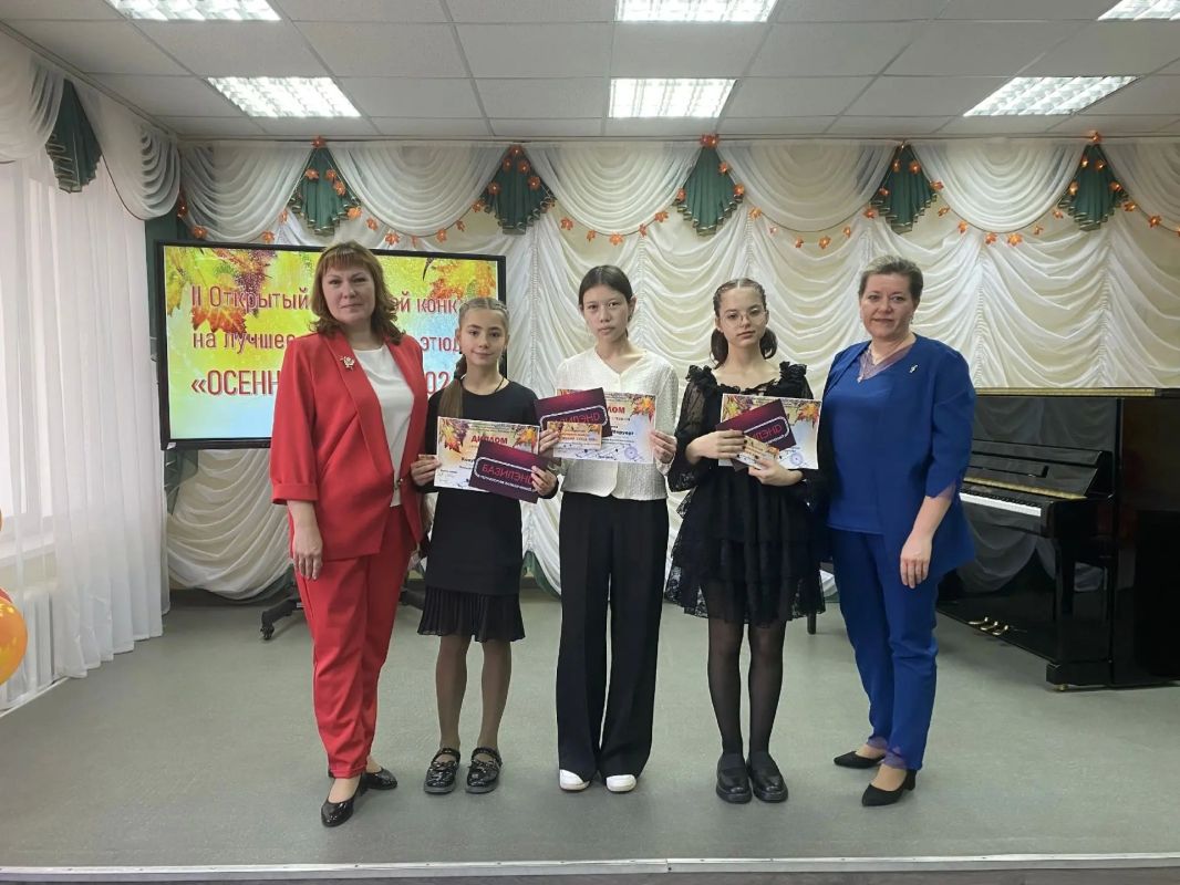 В Детской школе искусств № 1 прошел II Открытый городской конкурс на лучшее исполнение «Осенний этюд» В Детской школе искусств № 1 прошел II Открытый городской конкурс на лучшее исполнение «Осенний этюд»