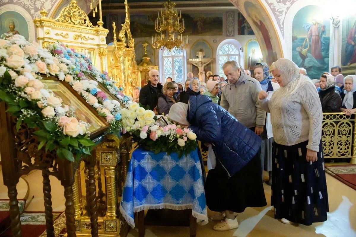 Впервые в Оренбуржье великая святыня – часть Пояса Пресвятой Богородицы Впервые в Оренбуржье великая святыня – часть Пояса Пресвятой Богородицы