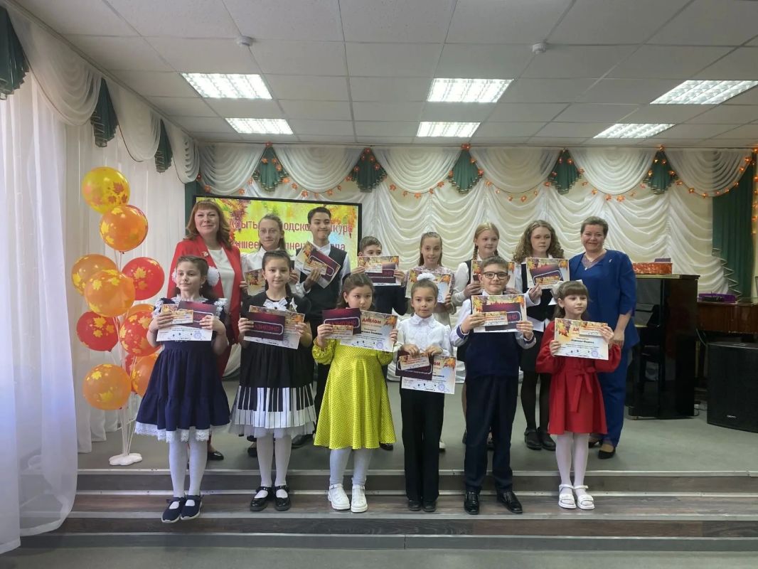 В Детской школе искусств № 1 прошел II Открытый городской конкурс на лучшее исполнение «Осенний этюд» В Детской школе искусств № 1 прошел II Открытый городской конкурс на лучшее исполнение «Осенний этюд»