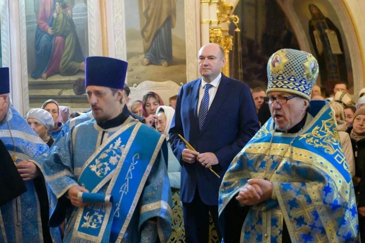 Впервые в Оренбуржье великая святыня – часть Пояса Пресвятой Богородицы Впервые в Оренбуржье великая святыня – часть Пояса Пресвятой Богородицы