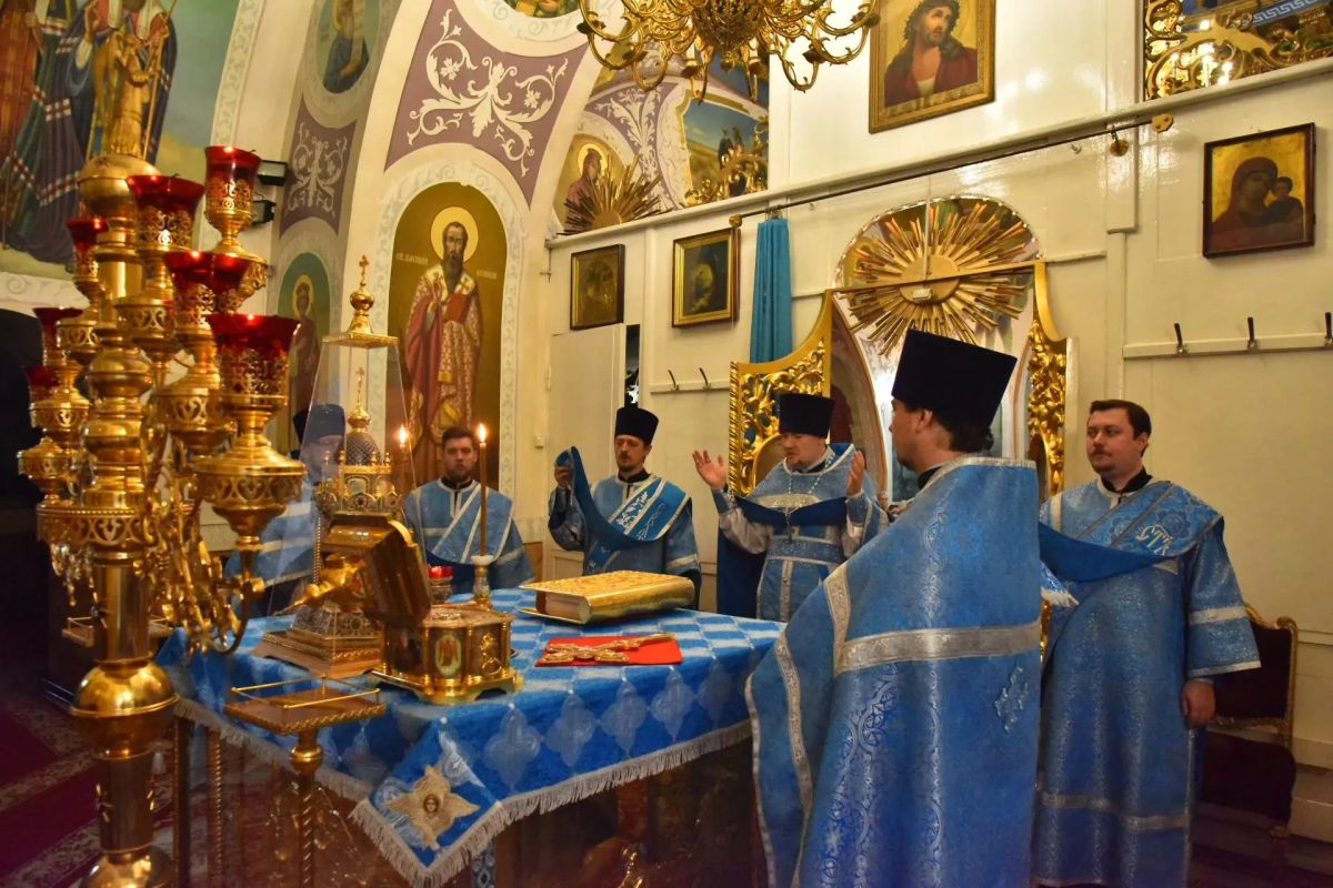 В Оренбурге встретили частицу Пояса Пресвятой Богородицы В Оренбурге встретили частицу Пояса Пресвятой Богородицы