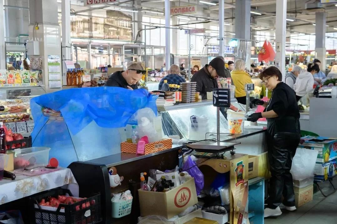 Мясной павильон Центрального рынка в Оренбурге закрыли на реконструкцию, но торговля продолжается Мясной павильон Центрального рынка в Оренбурге закрыли на реконструкцию, но торговля продолжается