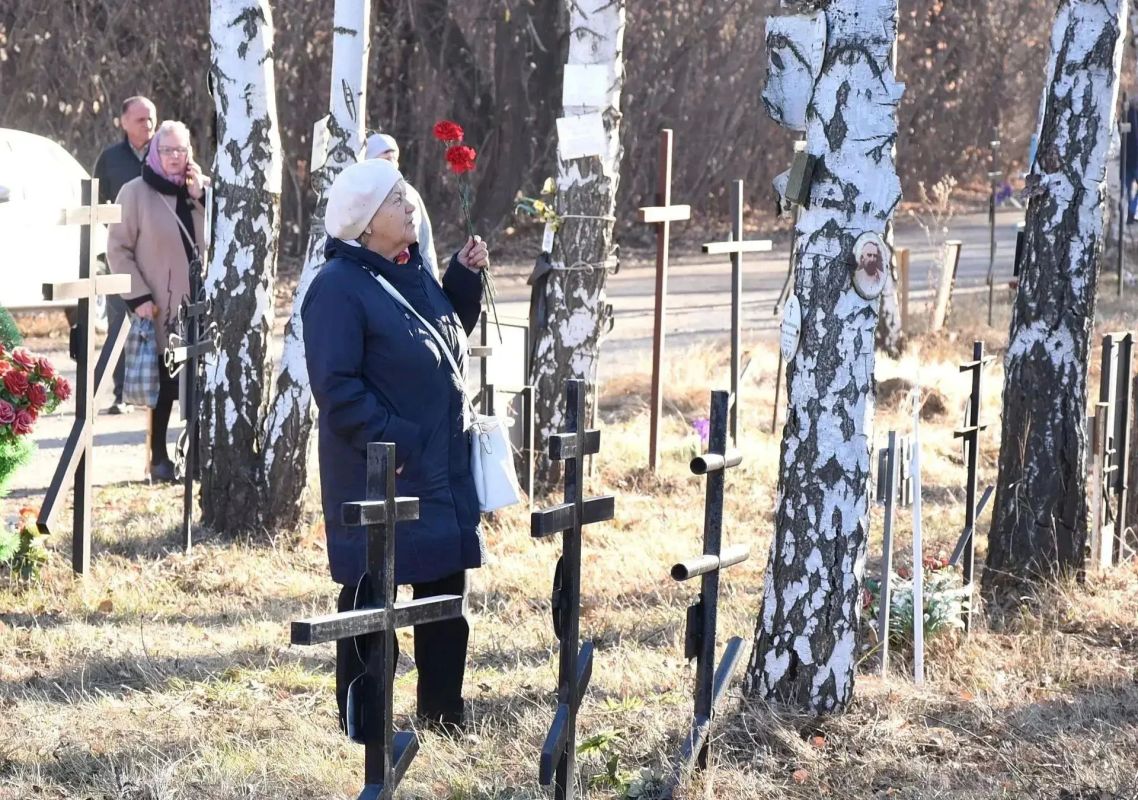 День памяти жертв политических репрессий: в Оренбуржье почтили память безвинно пострадавших День памяти жертв политических репрессий: в Оренбуржье почтили память безвинно пострадавших
