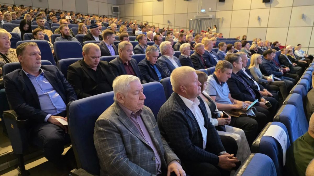 В Новотроицке прошла инаугурация главы города — Олег Юрьевич Папунин официально вступил в должность В Новотроицке прошла инаугурация главы города — Олег Юрьевич Папунин официально вступил в должность