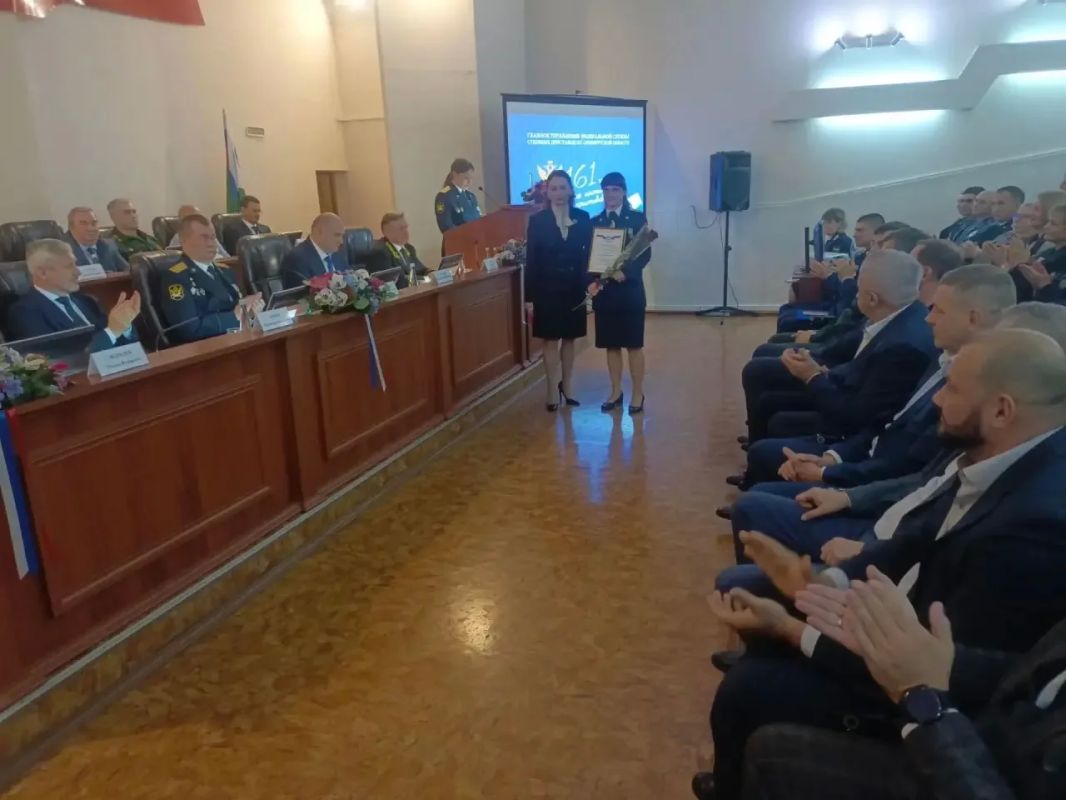 161 год на страже закона: в Оренбуржье чествуют судебных приставов 161 год на страже закона: в Оренбуржье чествуют судебных приставов